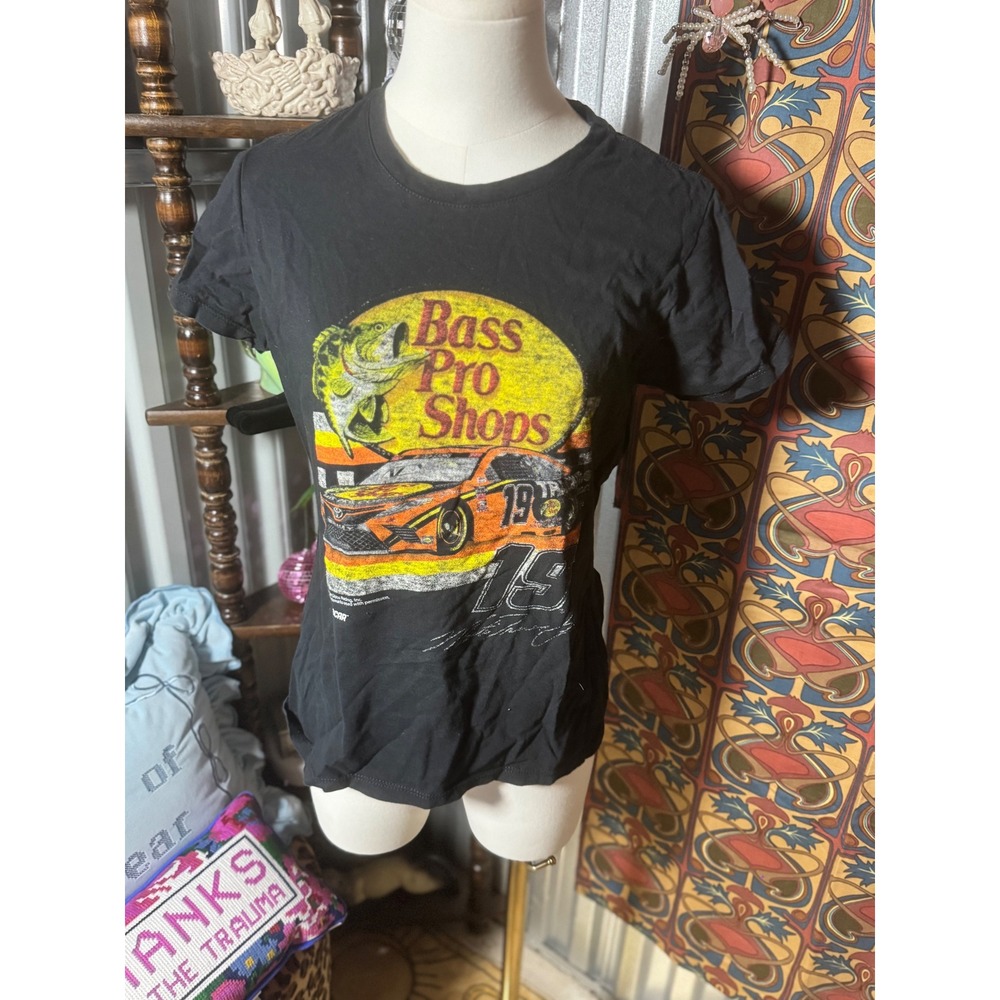 Joe Gibbs Racing Bass Pro Shops NASCAR Graphic T‎ Shirt Size S